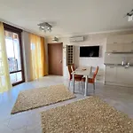 Private St. Marina سوزوبول